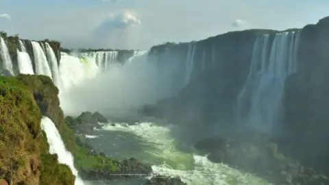 Cataratas do Iguaçu do lado Brasileiro à 45 minutos de carro do Hotel