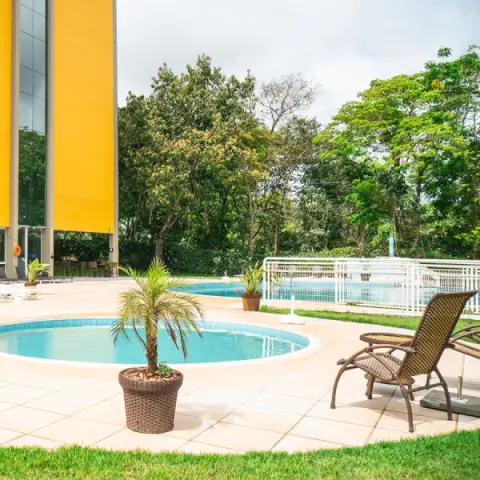 Imagem representativa: Piscina adulto e infantil - Interludium Iguassu Convention - Hotel de alto padrão em Foz do Iguaçu PA
